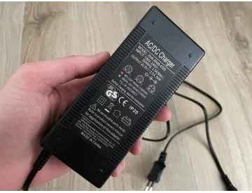 Na co si dát pozor při nabíjení elektrokoloběžek? Vyhněte se těmto nejčastějším chybám 